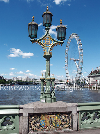 London - Laterne mit London Eye im Hintergrund